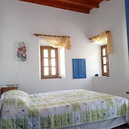 Quiet Stone House In Nisyros * Mandrákion