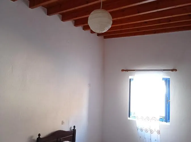 Quiet Stone House In Nisyros * Mandrákion