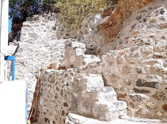 فيلة Quiet Stone House In Nisyros Mandrákion