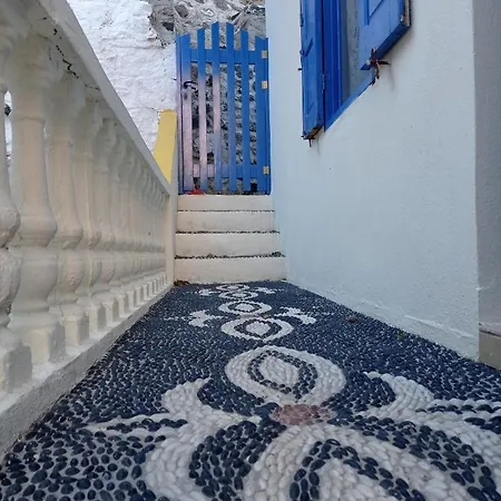 ヴィラ Quiet Stone House In Nisyros *