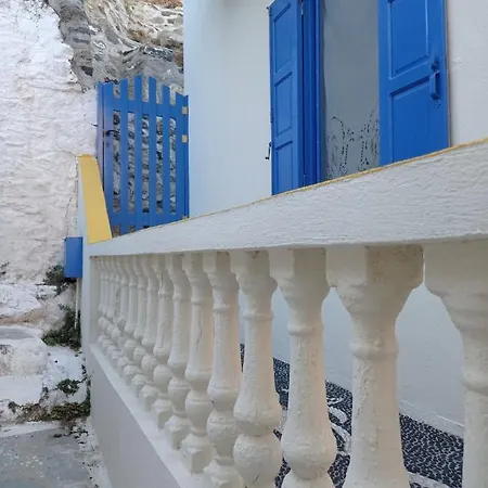 Villa Quiet Stone House In Nisyros Mandrákion