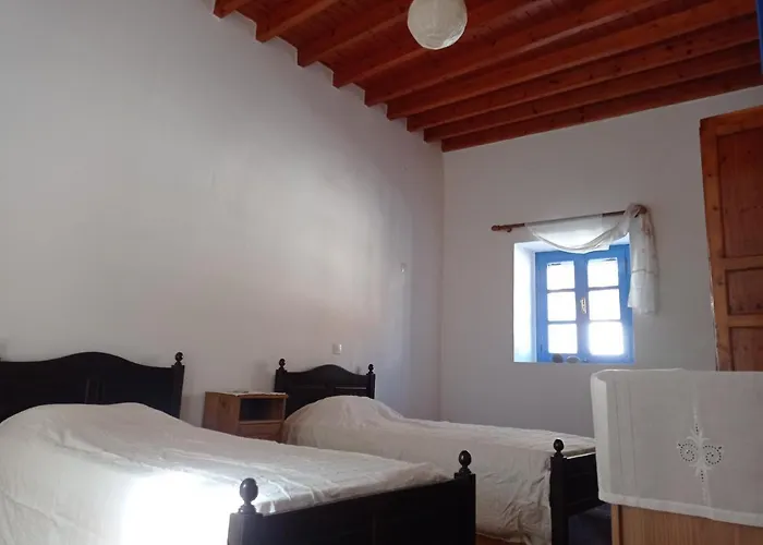 Villa Quiet Stone House In Nisyros Mandrákion